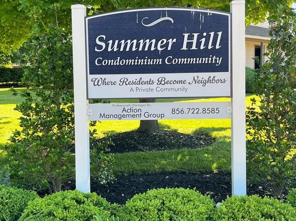 27 Foxglove Dr, Riverside, NJ 08075