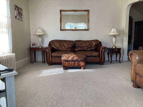 4th image of 34 Willow Ave