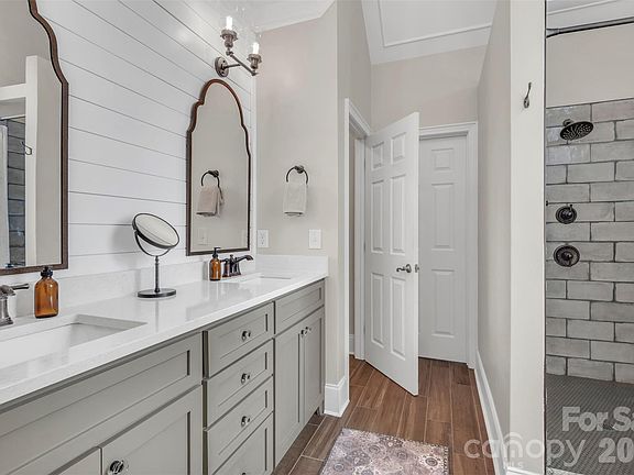 5th image of 2261 Nations Ford Rd