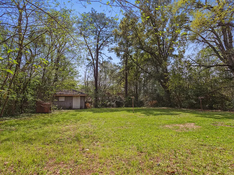 4624 Wells St — Photo 10