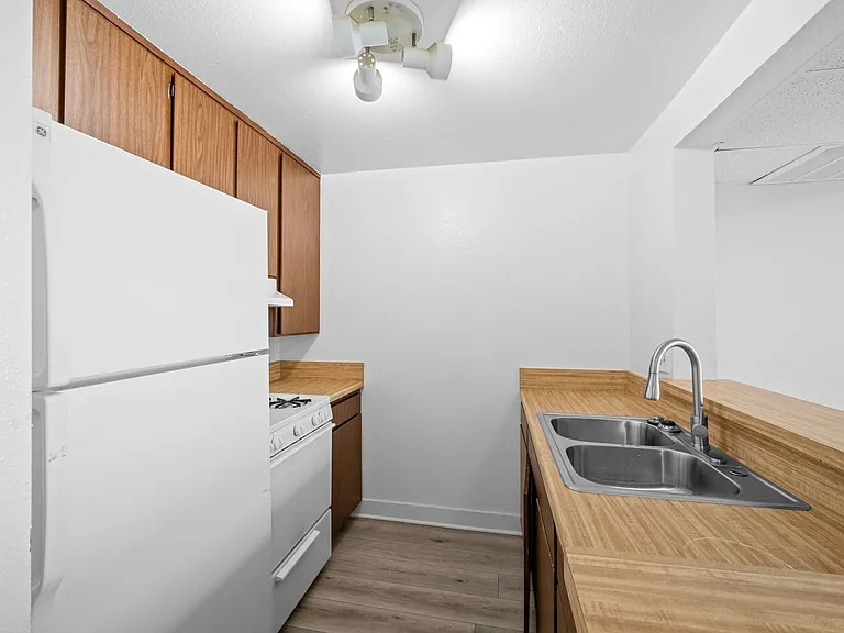 18645 Hatteras St #271 — Photo 3