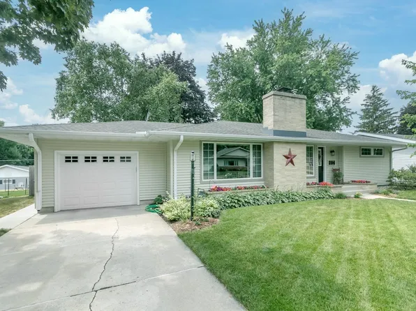 204 6th St, Waunakee, WI 53597