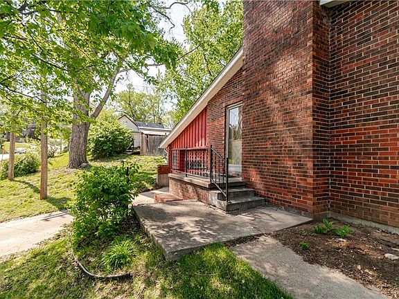 5th image of 1219 Julia St