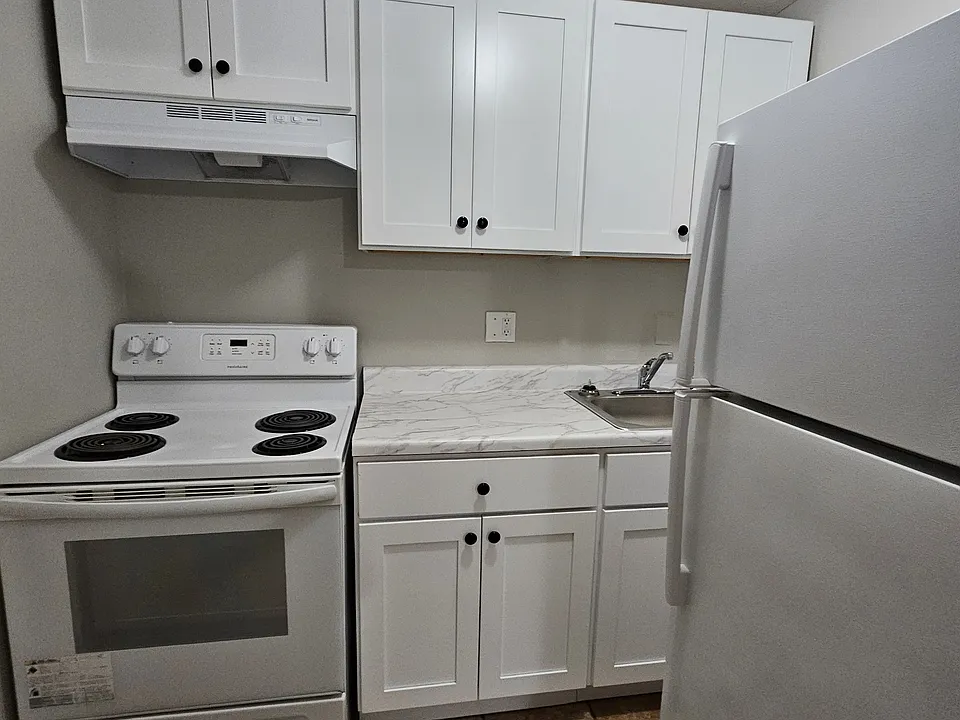 61 Warwick St #5B