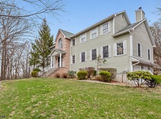 67 S Glen Rd, Kinnelon, NJ 07405