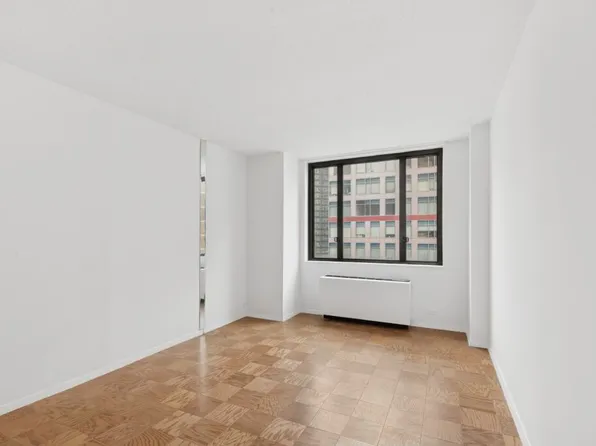 300 East 54th Street image 9 of 14