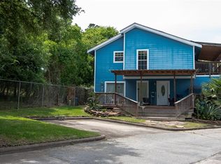 95 Lakeview Vlg, Montgomery, TX 77356