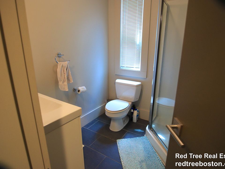 1 st floor bathroom