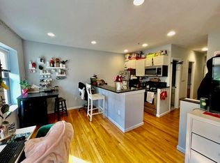 17 Thacher St APT 4, Boston, MA 02113