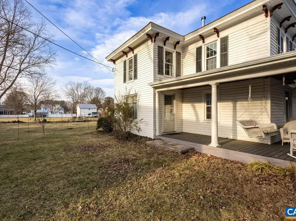 107 W College St, Bridgewater, VA 22812