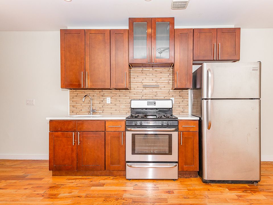 1st image of 591 Franklin Ave #2N