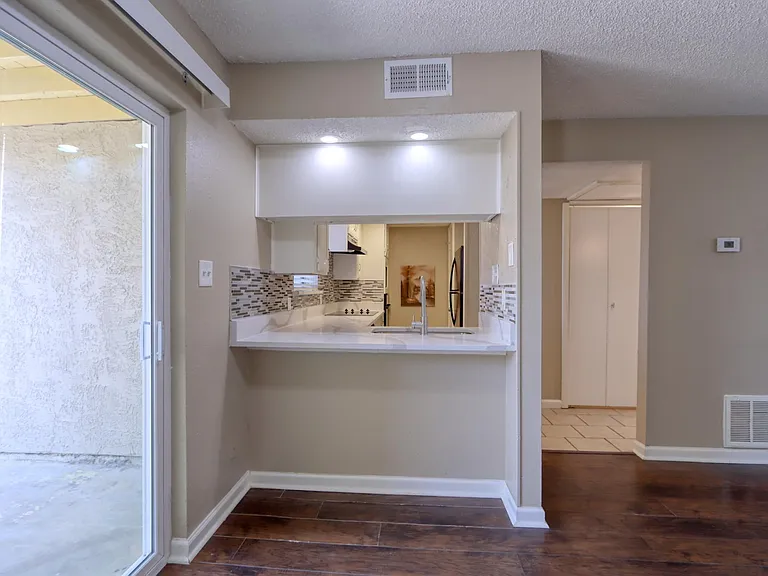707 Harbour Town Dr #1 — Photo 13
