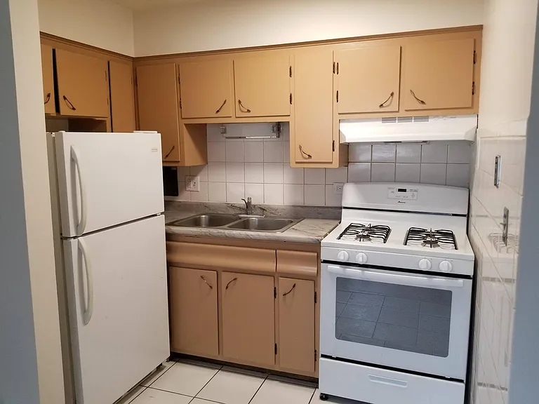 7 N Main St #4 — Photo 3