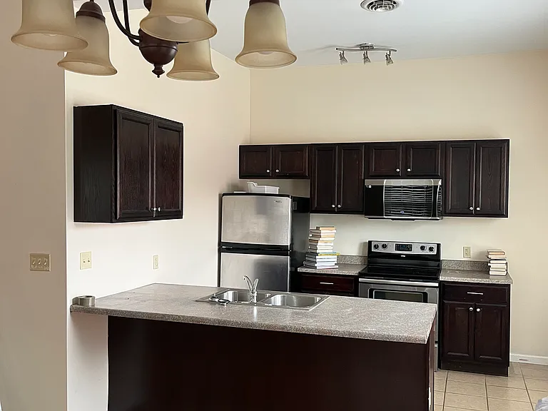 1023 Vine St #202 — Photo 1