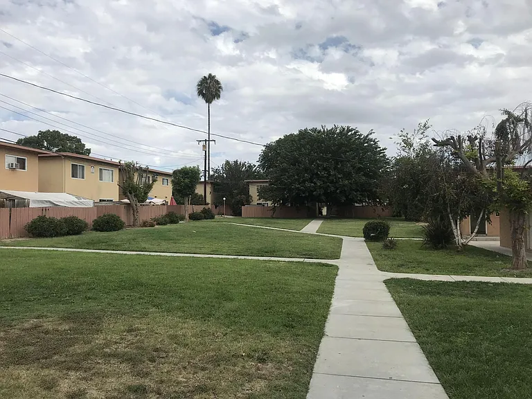 Villa Del Sol Apartments — Photo 8