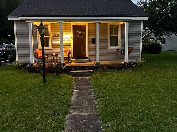 6940 Howe St, Groves, TX 77619