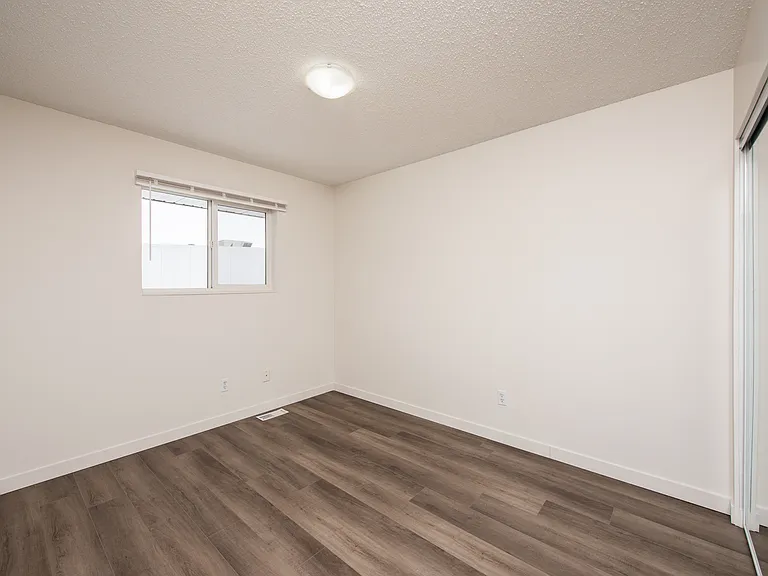 180 Bridgeport Blvd — Photo 24