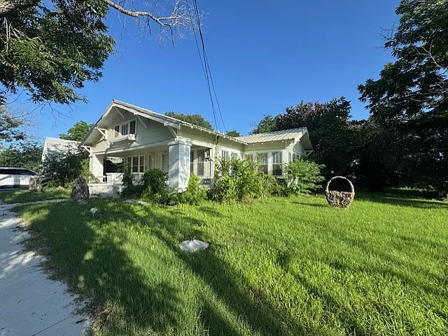 817 W Long St — Photo 2