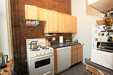 Rented by R New York