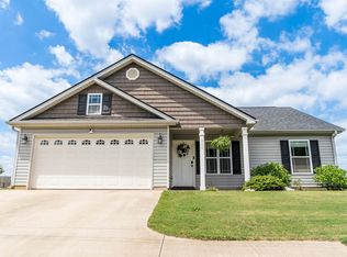 300 Brown Arrow Cir, Inman, SC 29349