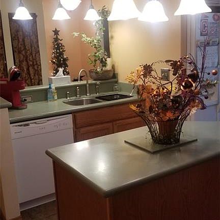 5th image of 3027 Loveland Ave