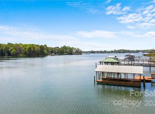 121 Rainbow Ln, Mooresville, NC 28117