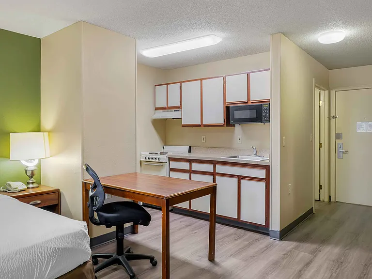 Studio Suite - 1 Queen Bed