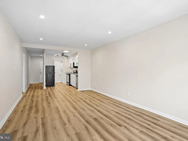 1001 26th St NW #303 — Photo 15