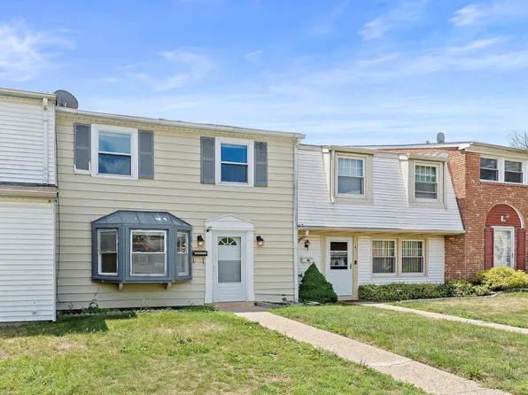3 Rambler Ct, Willingboro, NJ 08046