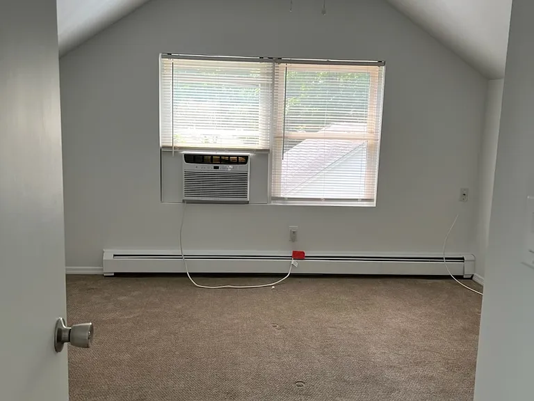 18 Linden Pl #2 — Photo 2