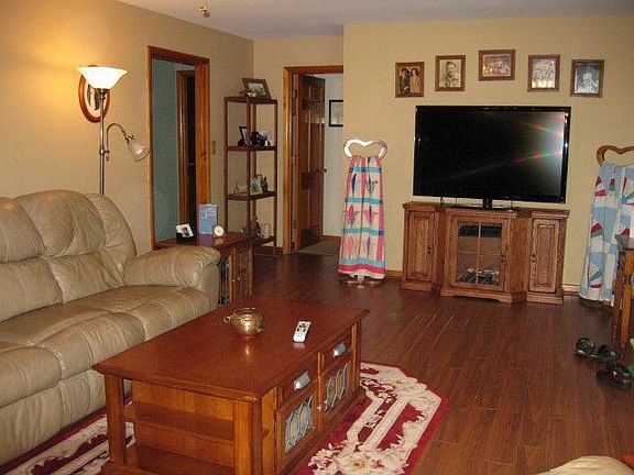 2nd image of 138 Woodlawn Dr