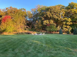 N75W28818 Coldstream Dr, Hartland, WI 53029