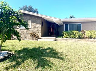 148 Overbrook Dr E, Largo, FL 33770