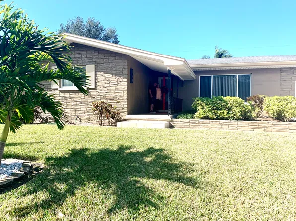 148 Overbrook Dr E, Largo, FL 33770
