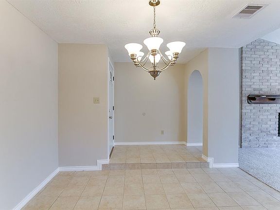 3rd image of 4203 Lucian Ln