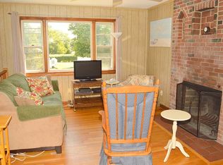 35 Walnut St, Narragansett, RI 02882