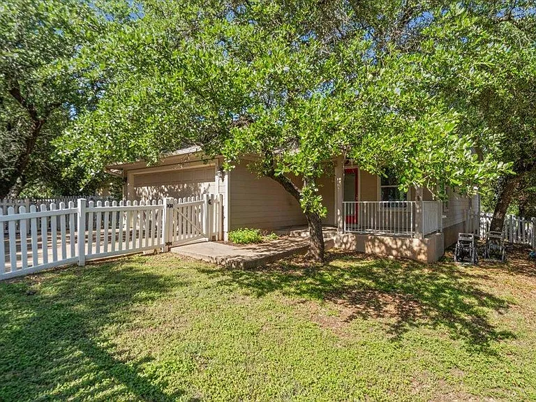 317 Bandstand Ln — Photo 25