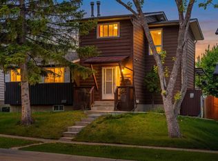 1455 E Berkley Dr NW, Calgary, AB T3K 1T6