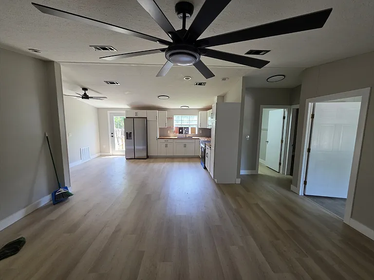 3879 La Salle Ave #1 — Photo 8