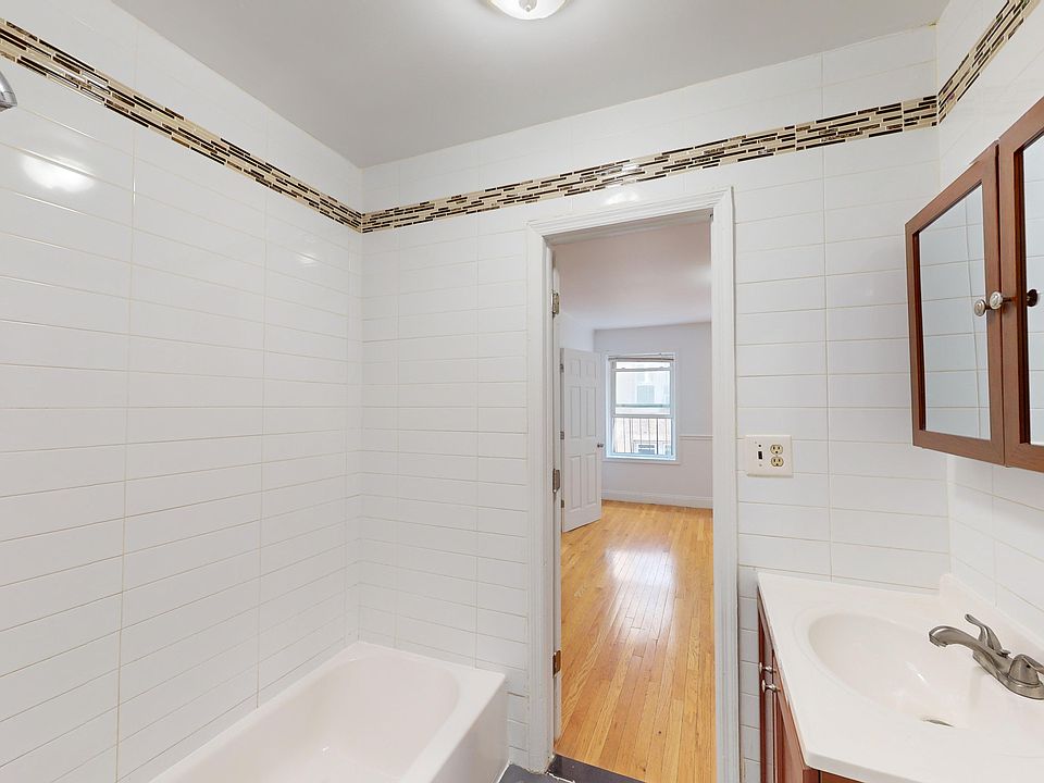 1st image of 123 Lexington Ave APT 5R