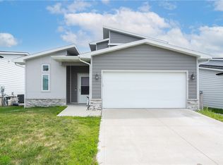 900 NE 14th St, Grimes, IA 50111