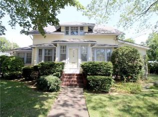 136 Whaley St, Freeport, NY 11520