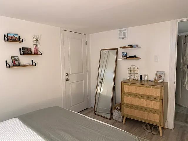 649 W Wellington Ave #B — Photo 17