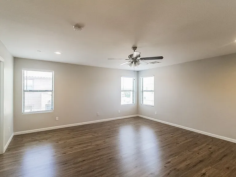 17110 N 184th Dr — Photo 10