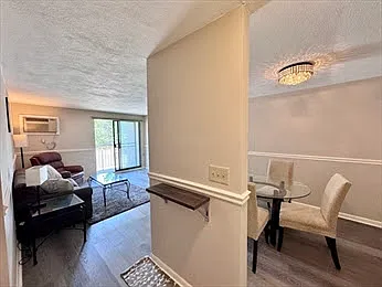 1 bed, 675 sqft, $2,100 — Photo 2