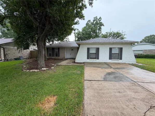 16414 Paint Rock Rd, Friendswood, TX 77546