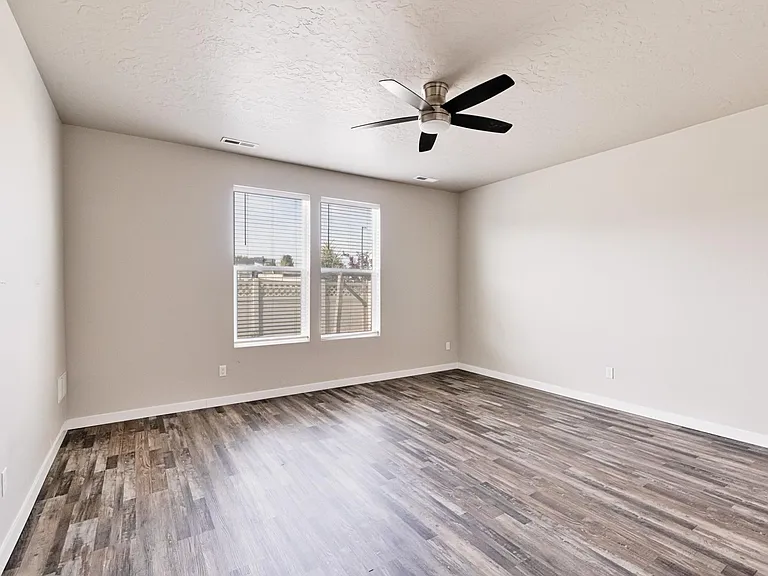 1935 W Heavy Timber Dr — Photo 23