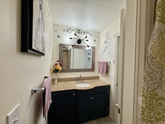 5th image of 370 Wallace Rd APT B3