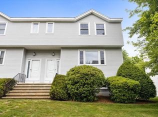 30 Villa Roma Dr, Tewksbury, MA 01876