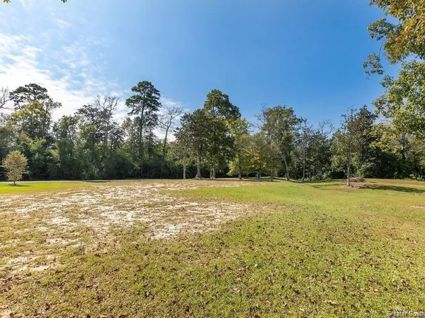 1133 Rock Creek Dr, Lake Charles, LA 70611